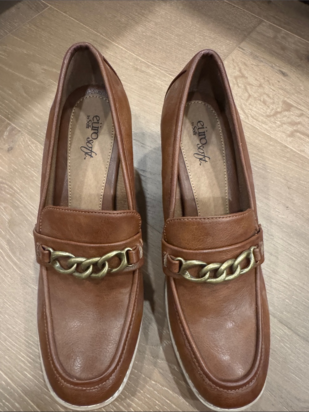 Eurosoft Women’s Chestnut Leather Chain-Accent Loafers